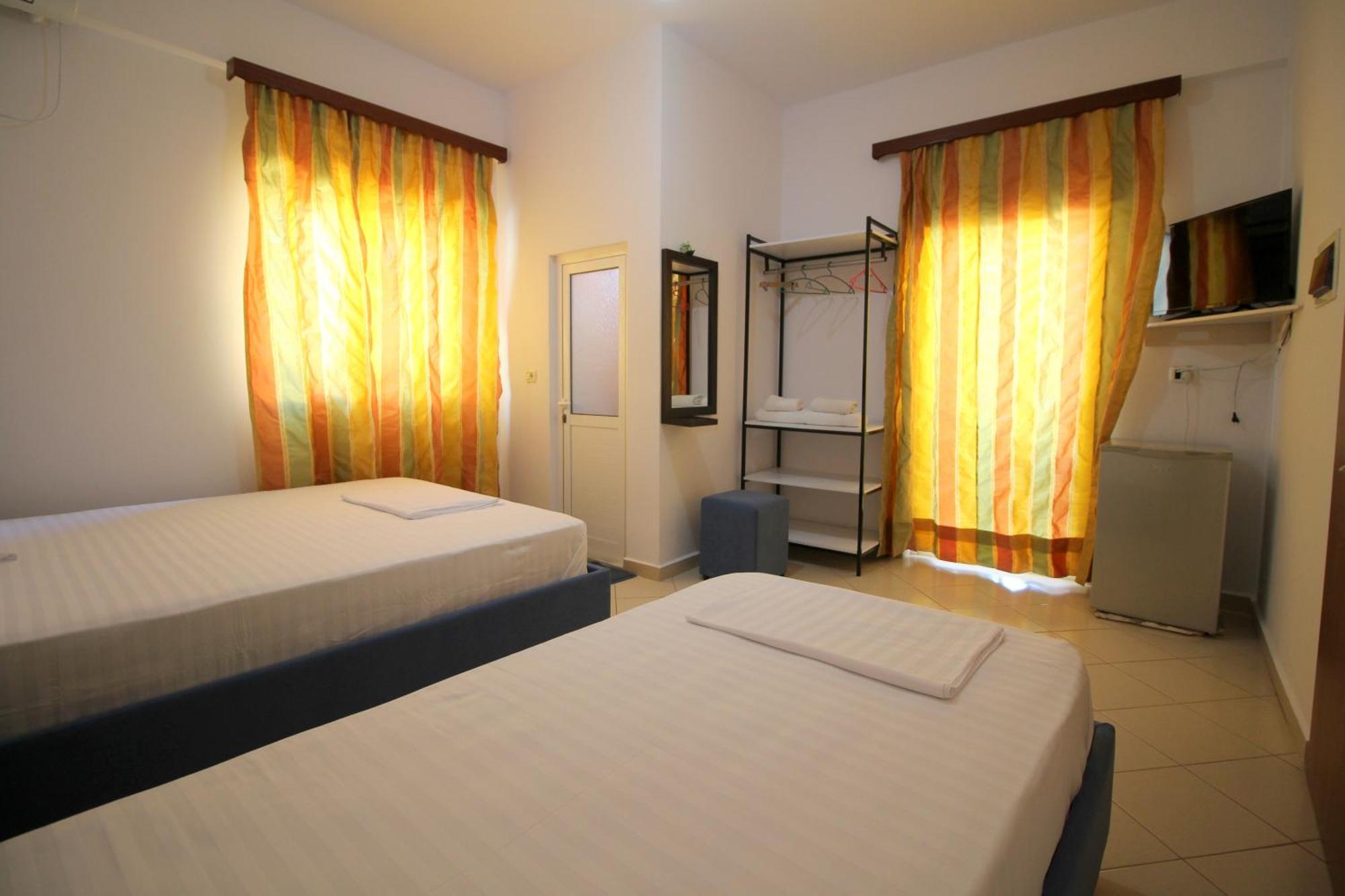 Lengu Holidays Houses Sarandë Eksteriør bilde