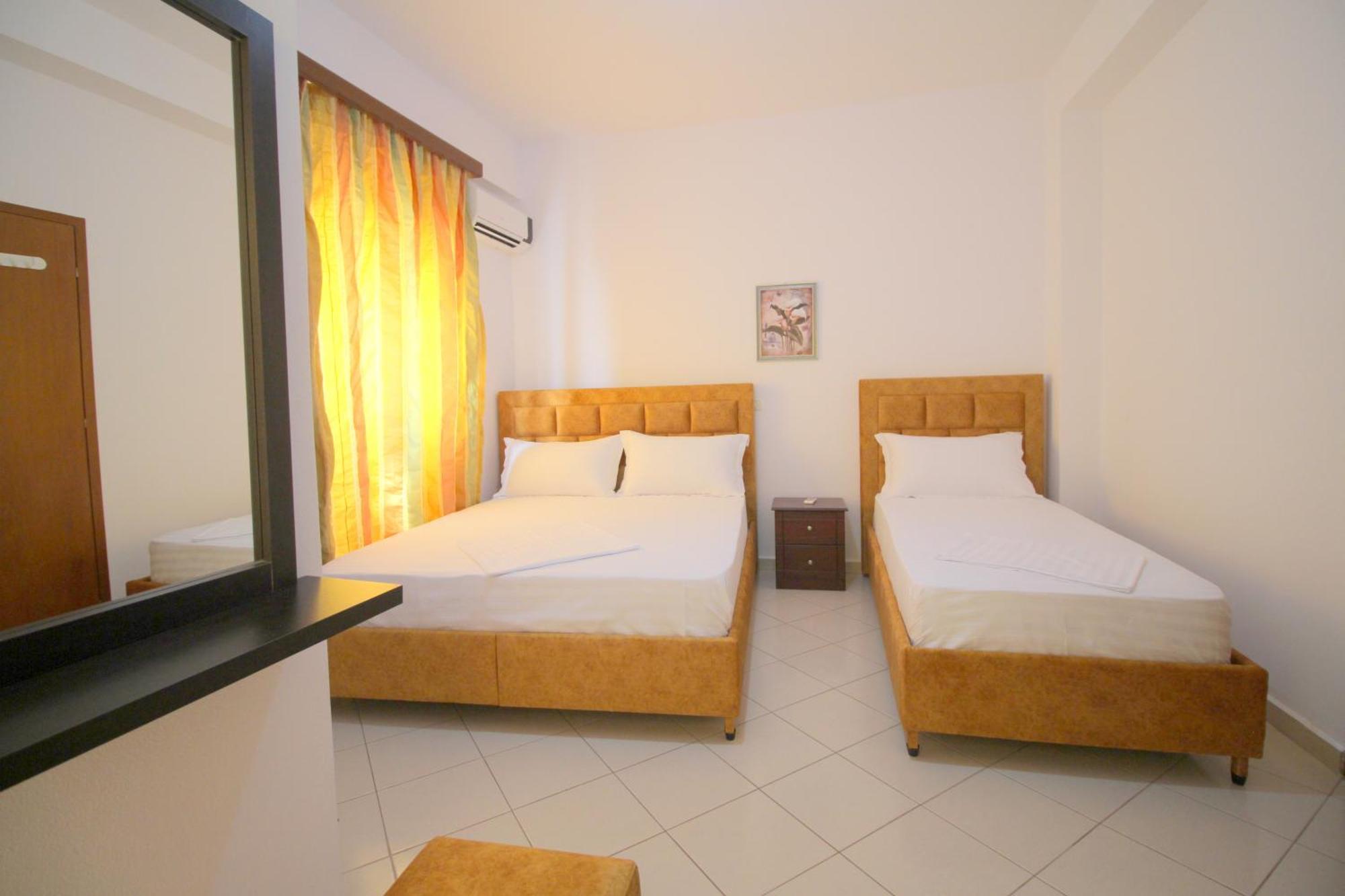 Lengu Holidays Houses Sarandë Eksteriør bilde