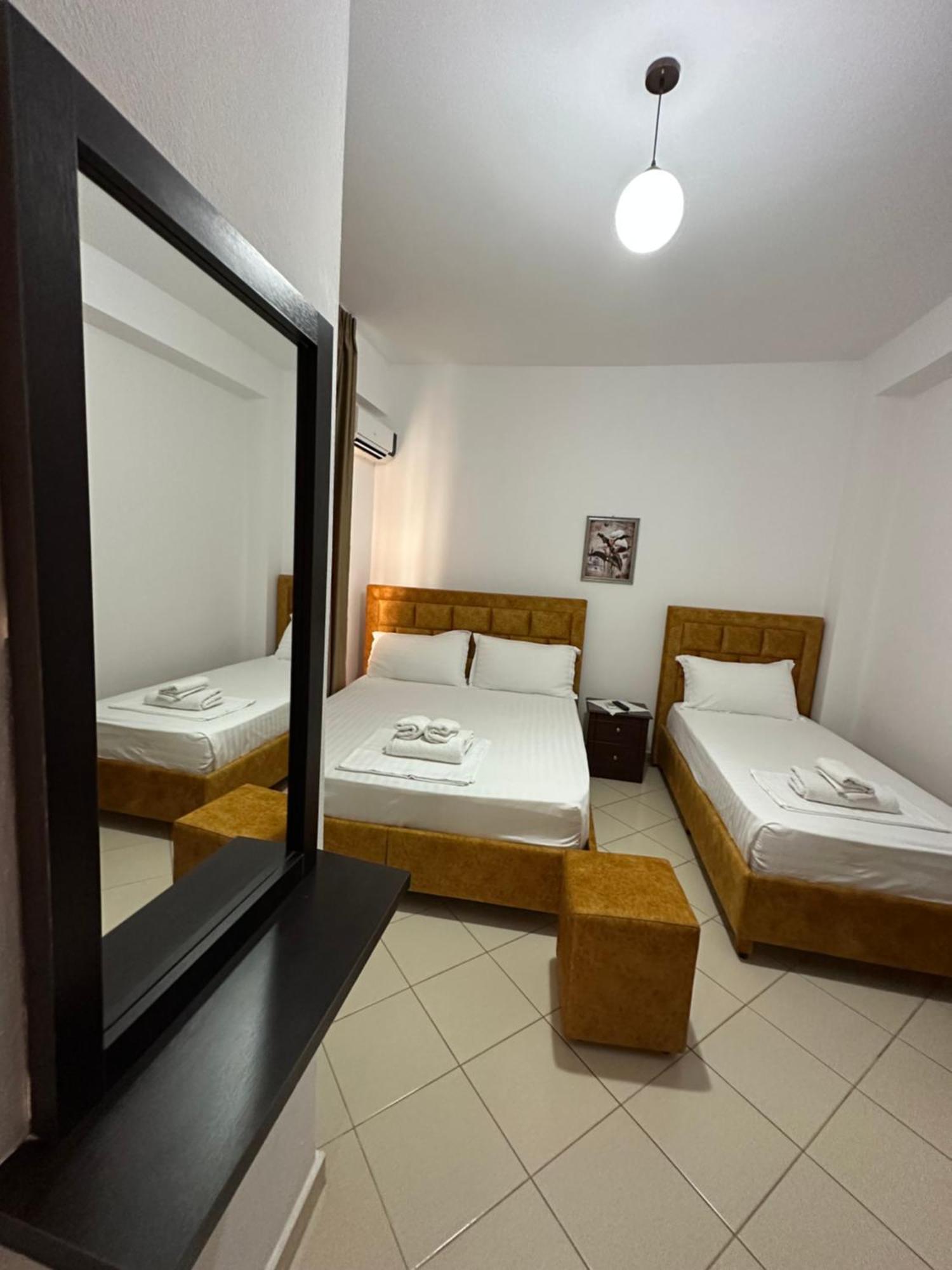 Lengu Holidays Houses Sarandë Eksteriør bilde